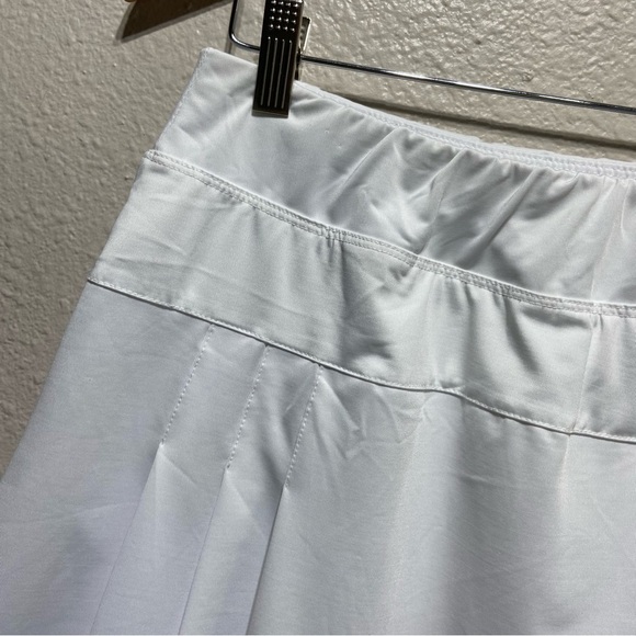 XIDIDA White Pleated Mini Skort Skirt Athletic Tennis Golf Size Medium - Picture 3 of 9